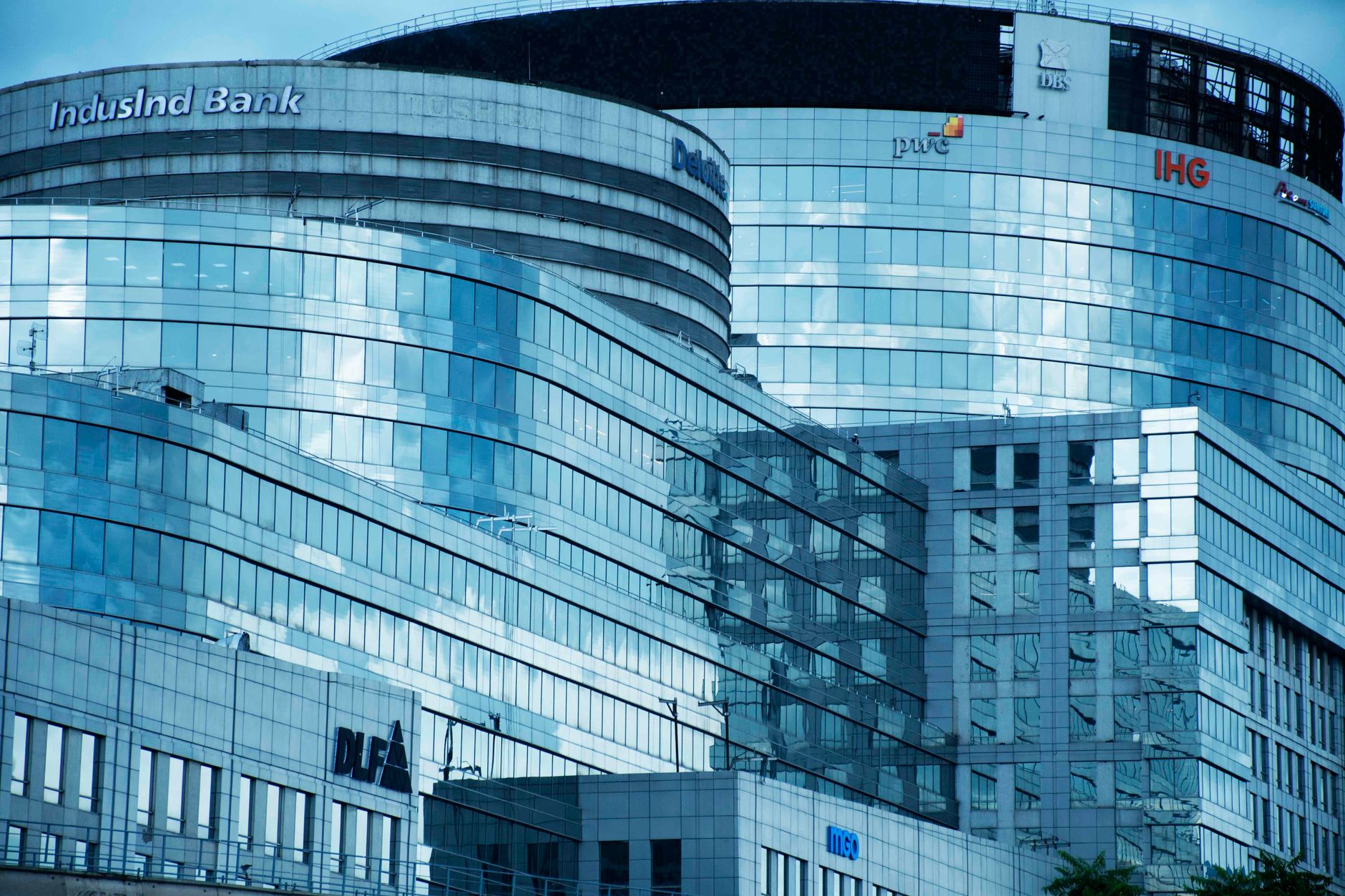 DLF Camellias luxury tour